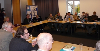 Teilnehmerrunde im Seminarraum